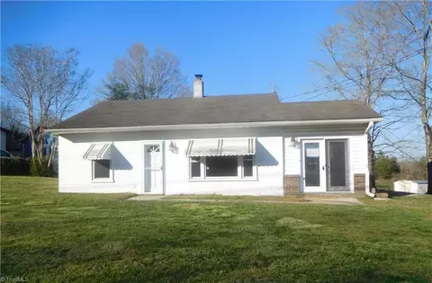 4504 Meadowbrook Dr, Trinity, NC 27370