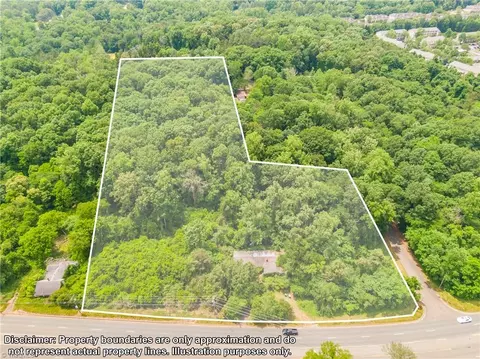 3301 Stratford Rd S, Winston Salem, NC 27103