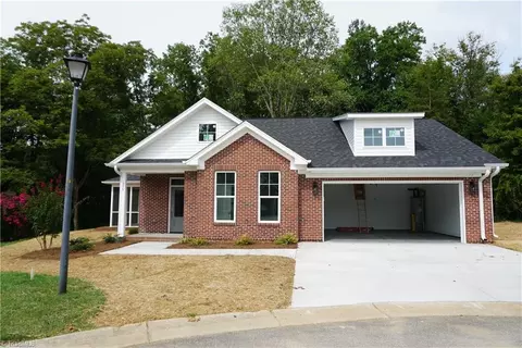 206 Helix Ct, Yadkinville, NC 27055