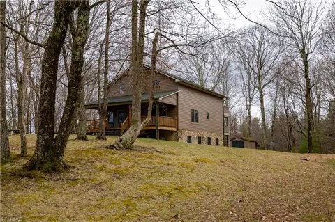 167 Shamrock Farm Ln, Sparta, NC 28675