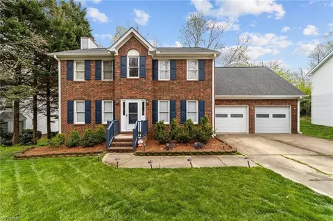 1002 New Hampshire Dr, Jamestown, NC 27282