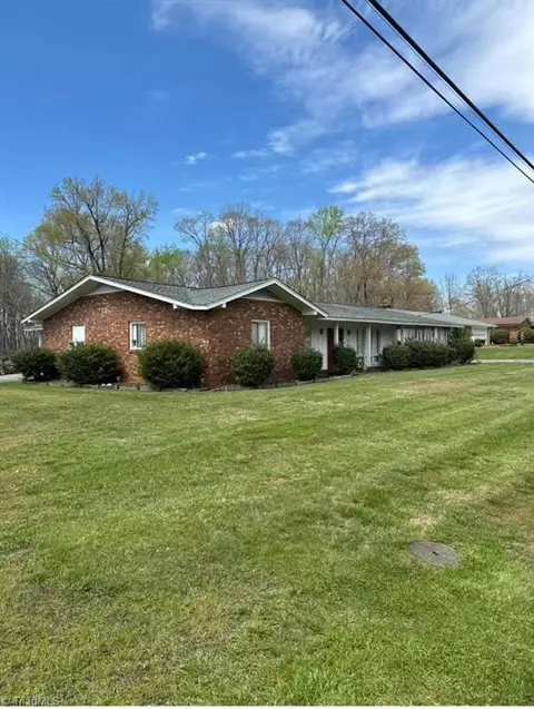 215 Joe Moore Rd, Thomasville, NC 27360