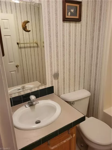 558 Wildcat Rd, Deep Gap, NC 28618 photo 10