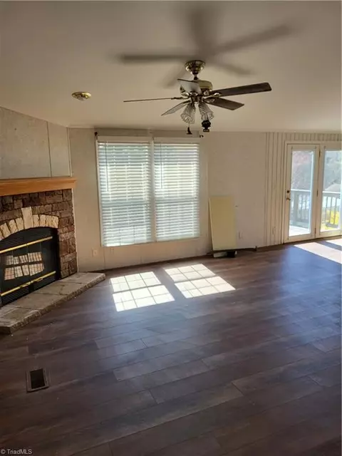 558 Wildcat Rd, Deep Gap, NC 28618 photo 13