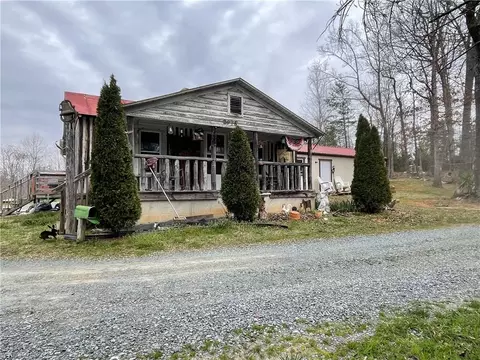 2075 Griffin Rd, Rural Hall, NC 27045