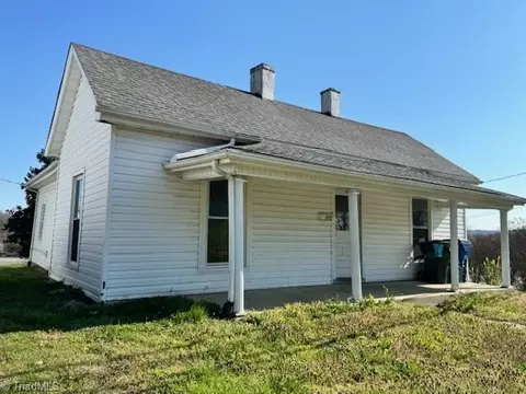 1077 Main St S, Mount Airy, NC 27030