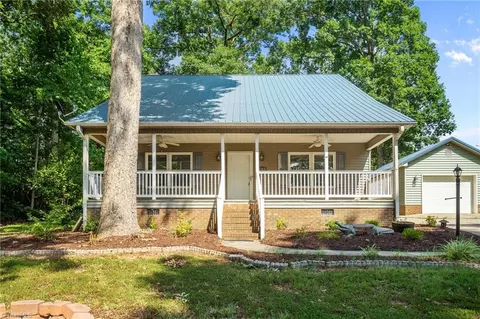 338 Heritage Manor Cir, Lexington, NC 27295
