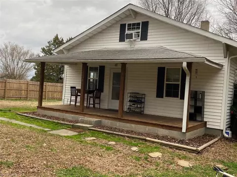 138 Albertson Rd, Thomasville, NC 27360