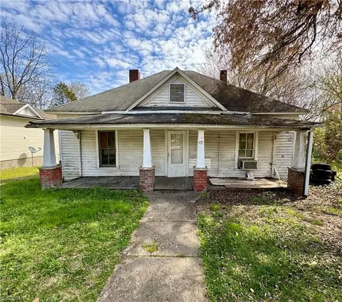 331 Ennis St, High Point, NC 27260