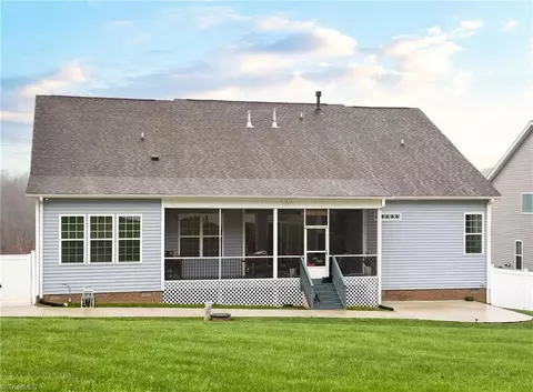 Exterior - 2191 Spring Wind Rd, Pfafftown, NC 27040 photo 4 of 8