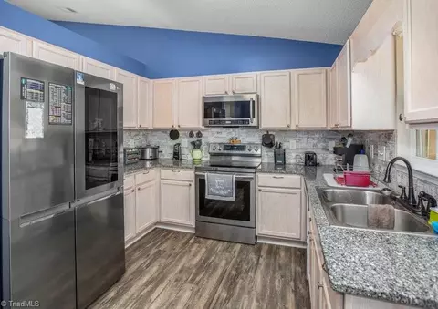 2886 Waterstone Loop, High Point, NC 27265 photo 6