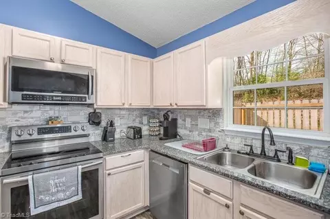 2886 Waterstone Loop, High Point, NC 27265 photo 5