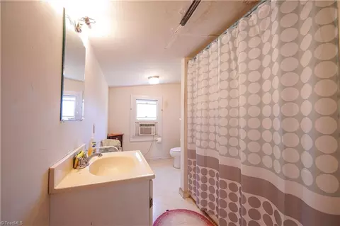 Bath - 1691 Pine Hall Rd, Pine Hall, NC 27042 photo 1 of 1