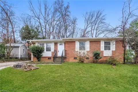 1104 Meadowview Rd W, Greensboro, NC 27406