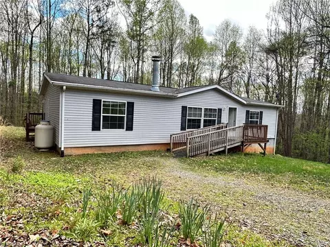 4529 Sandy Berry Rd, Jonesville, NC 28642