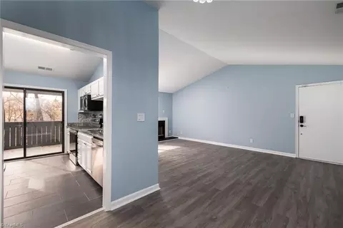 2957 Oaktop Cir, Greensboro, NC 27410
