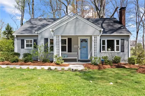 1711 Meadowbrook Dr, Winston Salem, NC 27104