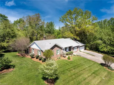 495 Wildwood Dr, North Wilkesboro, NC 28659