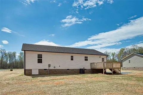 Exterior - 4250 Tessa Ct, Trinity, NC 27370 photo 3 of 4