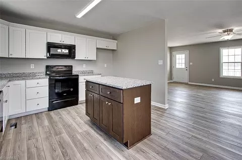 Kitchen - 4250 Tessa Ct, Trinity, NC 27370 photo 3 of 5