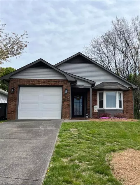 1013 Ridge Cove Ct, Winston Salem, NC 27104