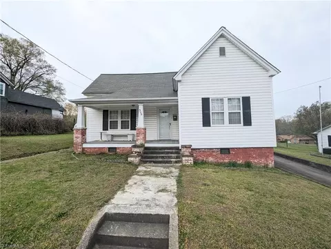 306 Barnwell St, Thomasville, NC 27360
