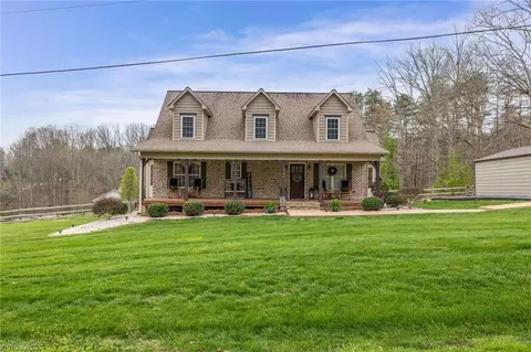 1166 Fieldcrest Dr, Walnut Cove, NC 27052