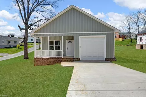 311 Stephens St S, Pilot Mountain, NC 27041