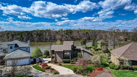 1903 Candelar Dr, High Point, NC 27265
