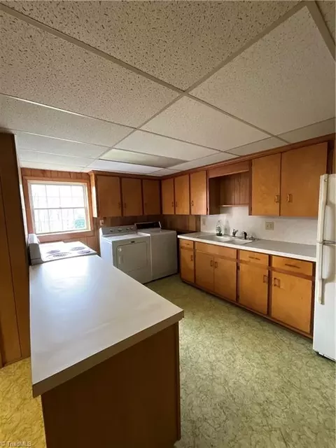 Kitchen - 1158 Mountain View Rd, King, NC 27021 photo 3 of 4