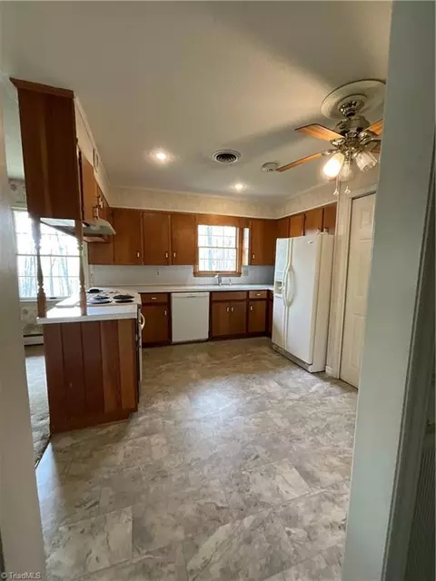 Kitchen - 1158 Mountain View Rd, King, NC 27021 photo 1 of 4