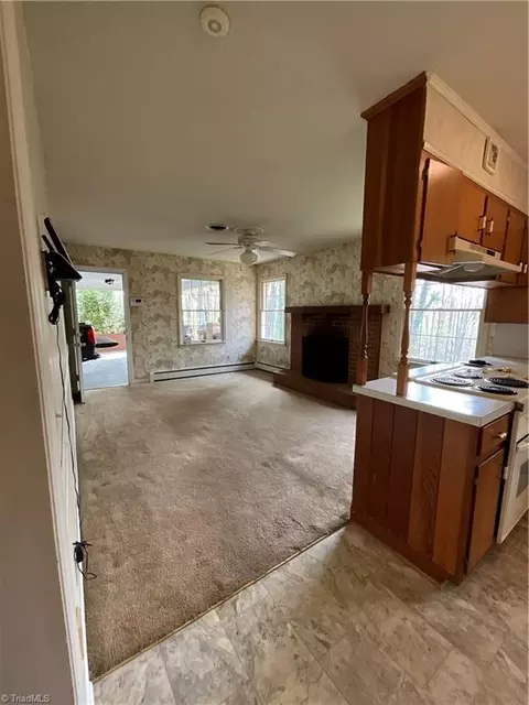 Living - 1158 Mountain View Rd, King, NC 27021 photo 3 of 4