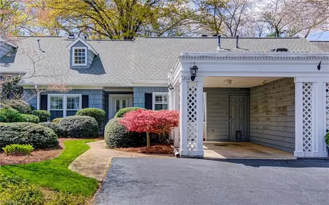 1204 Kent Place Ln, Winston Salem, NC 27104