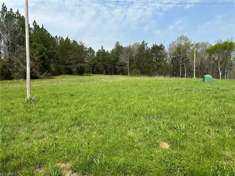1484 Angell Rd, Mocksville, NC 27028