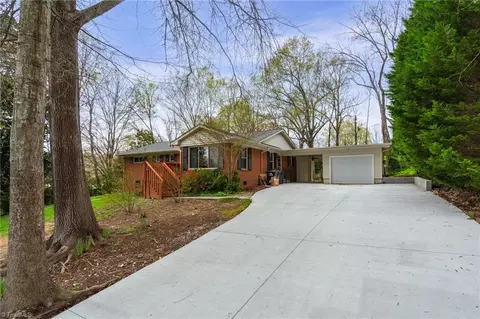 203 Eastside Dr, Lexington, NC 27292