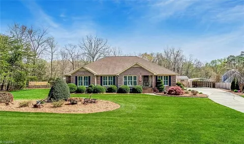 2609 Manet Dr, Greensboro, NC 27407