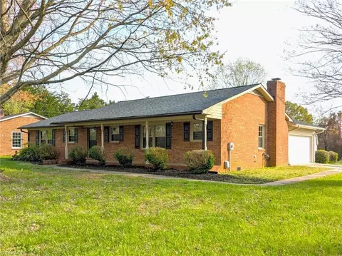 780 Sedge Garden Rd, Kernersville, NC 27284