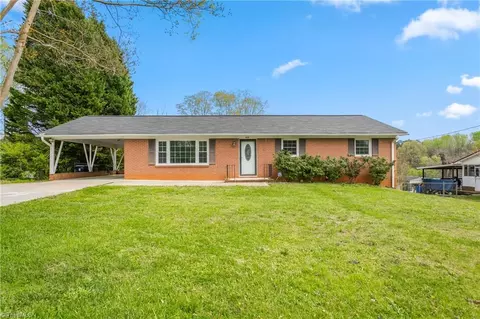 204 James St, Lexington, NC 27295