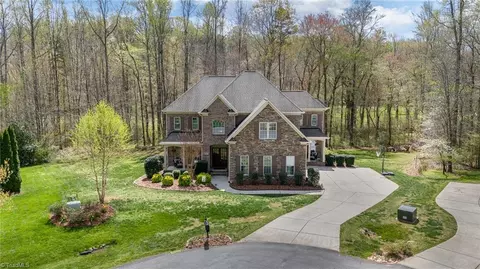 4001 Ridgeline Dr, Kernersville, NC 27284