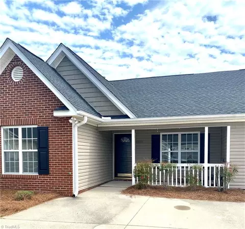 6006 Old Park Ln, High Point, NC 27265