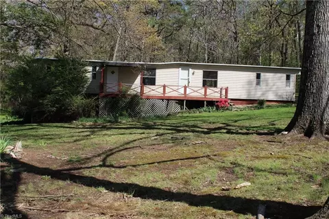 5846 Chaucer Trl, Pleasant Garden, NC 27313