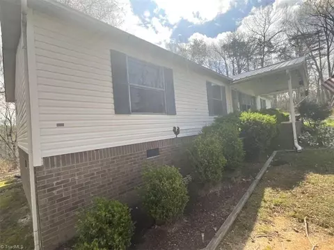 6605 Red Bank Rd, Germanton, NC 27019
