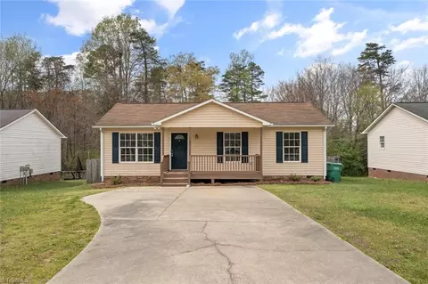 Exterior - 137 Bellevue Dr, High Point, NC 27265 photo 2 of 9
