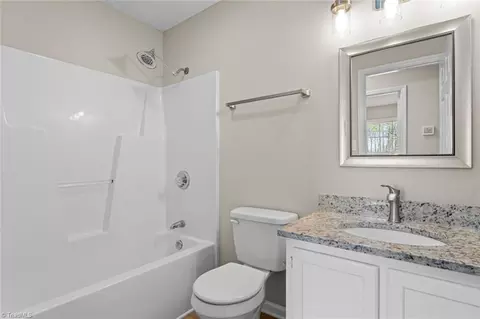 Bath - 137 Bellevue Dr, High Point, NC 27265 photo 2 of 3