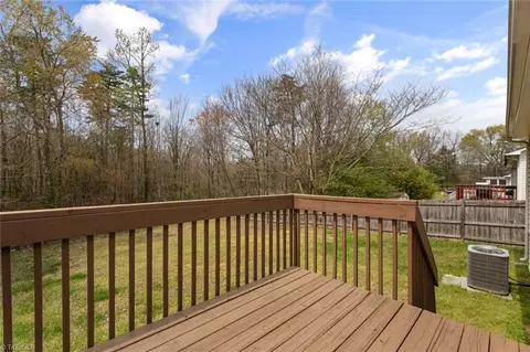 Exterior - 137 Bellevue Dr, High Point, NC 27265 photo 6 of 9