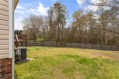 Exterior - 137 Bellevue Dr, High Point, NC 27265 photo 7 of 9