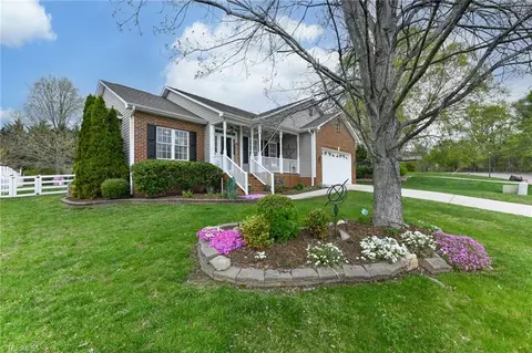 3978 Huttons Lake Ct, High Point, NC 27265