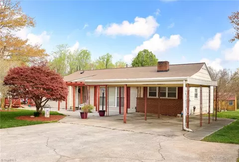 1863 Old Hollow Rd, Walkertown, NC 27051
