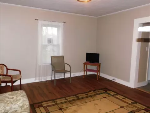 Living - 699 Red Brush Rd, Mount Airy, NC 27030 photo 2 of 6