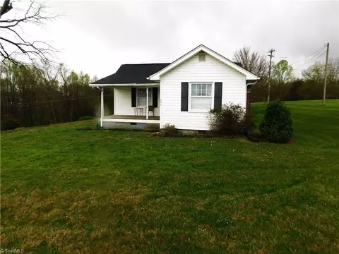Exterior - 699 Red Brush Rd, Mount Airy, NC 27030 photo 4 of 12